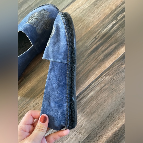 Kenzo Women's Navy Suede Loafers with Embossed Tiger Size 37 - Picture 3 of 6